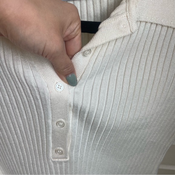 Cropped Collared Sweater - Picture 9 of 10